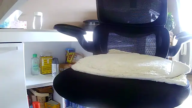 suedel65 online show from April 2026 02:49:01 PM