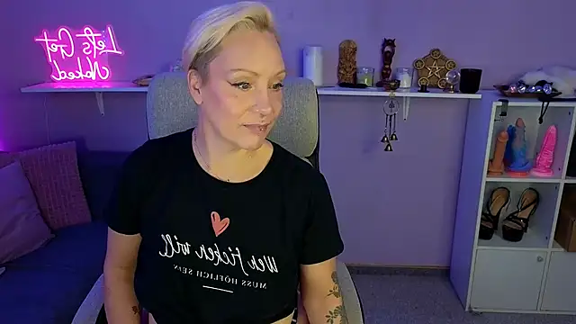 Jan ina online show from November 2025 06:07:01 PM