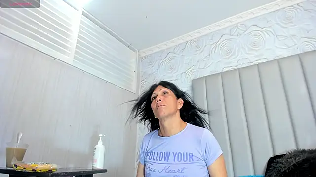 Cleopatra Trans online show from February 2026 01:17:01 PM