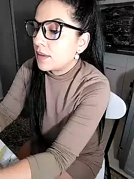 hot-babygirl online show from January 2025 09:14:02 PM