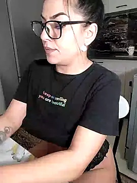 hot-babygirl online show from February 2025 10:02:02 PM