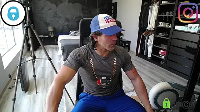 samricci21 online show from March 2026 12:00:02 PM