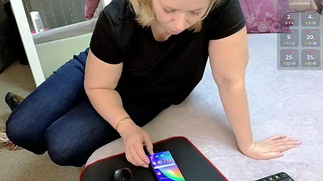 Lorabigass online show from January 2025 09:28:02 AM