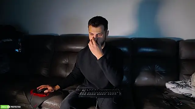 CrazyDom1 online show from October 2025 06:17:01 PM