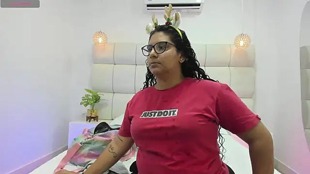 DanielleEvans  online show from December 2025 11:26:02 AM