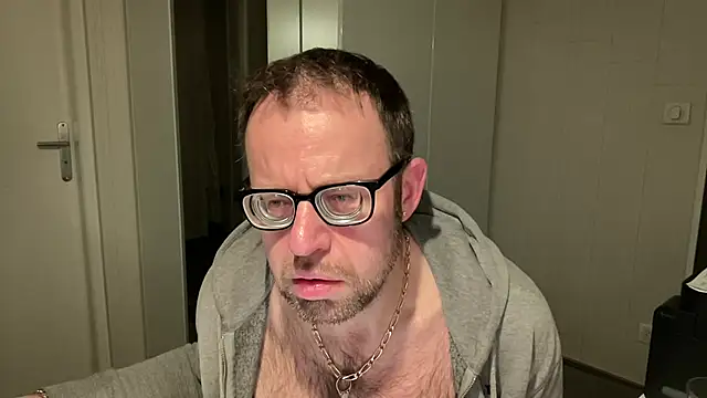 Snapshot of FABIOGLASSES chatting on January 2025 11:55:01 PM FABIOGLASSES online show from January 2025 11:55:01 PM