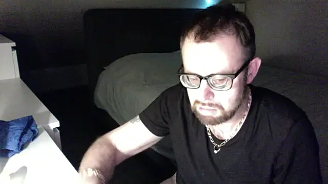 Snapshot of FABIOGLASSES chatting on February 2025 02:23:01 AM FABIOGLASSES online show from February 2025 02:23:01 AM