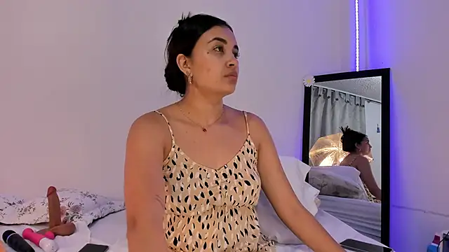 aisha es online show from January 2025 01:56:01 AM