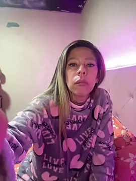 Snapshot of Karly_moon chatting on March 2025 03:32:02 AM Karly moon online show from March 2025 03:32:02 AM