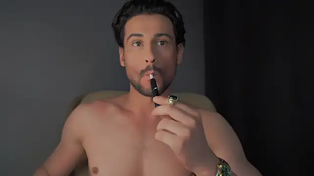 Snapshot of Keen___Luckystrike chatting on December 2024 06:07:02 AM Keen Luckystrike online show from December 2024 06:07:02 AM