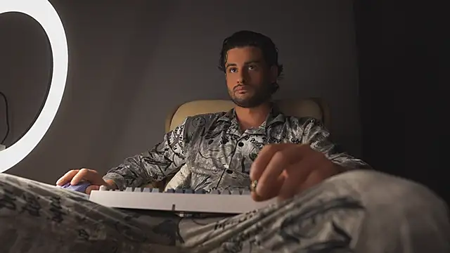 Snapshot of Keen___Luckystrike chatting on March 2025 10:05:02 PM Keen Luckystrike online show from March 2025 10:05:02 PM