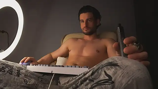 Snapshot of Keen___Luckystrike chatting on March 2025 11:09:02 PM Keen Luckystrike online show from March 2025 11:09:02 PM