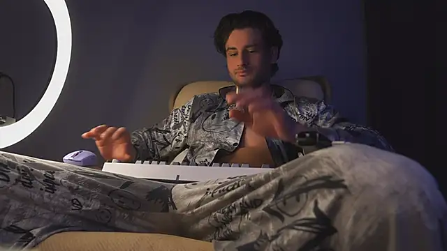 Snapshot of Keen___Luckystrike chatting on March 2025 05:28:01 AM Keen Luckystrike online show from March 2025 05:28:01 AM