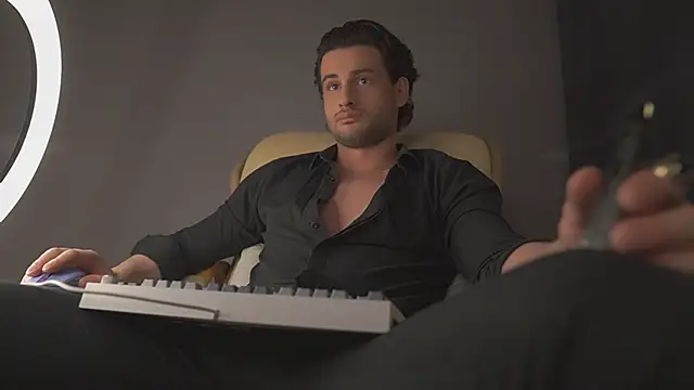 Snapshot of Keen___Luckystrike chatting on March 2025 10:50:01 PM Keen Luckystrike online show from March 2025 10:50:01 PM