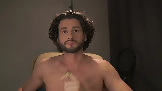 Snapshot of Keen___Luckystrike chatting on December 2025 06:15:01 PM Keen Luckystrike online show from December 2025 06:15:01 PM