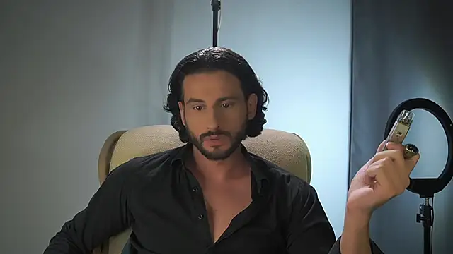 Snapshot of Keen___Luckystrike chatting on December 2025 11:54:01 PM Keen Luckystrike online show from December 2025 11:54:01 PM