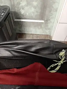 feathersify online show from November 2025 06:58:01 AM