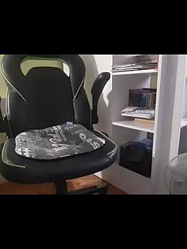 feathersify online show from December 2025 06:44:01 AM