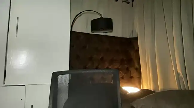 Snapshot of Lilly_cruz chatting on December 2024 08:28:02 PM Lilly cruz online show from December 2024 08:28:02 PM