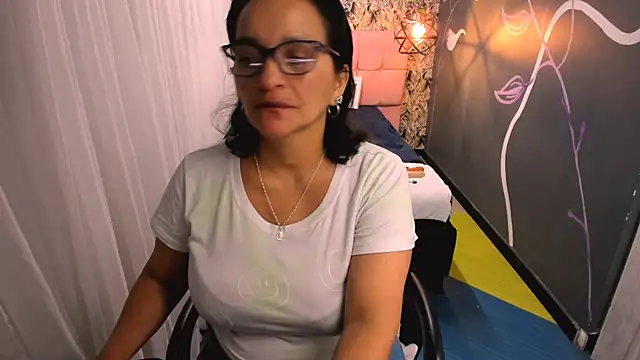 Snapshot of MarilynMiilf_ chatting on March 2025 01:21:02 AM MarilynMiilf online show from March 2025 01:21:02 AM