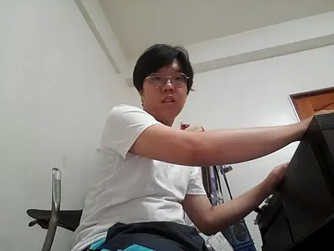 Snapshot of ksshp9502 chatting on September 2025 01:01:01 PM ksshp9502 online show from September 2025 01:01:01 PM