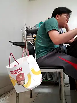 Snapshot of ksshp9502 chatting on October 2025 05:11:02 PM ksshp9502 online show from October 2025 05:11:02 PM