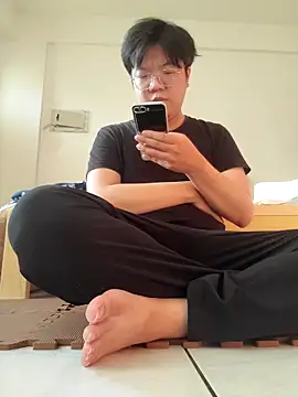 Snapshot of ksshp9502 chatting on April 2026 08:52:02 AM ksshp9502 online show from April 2026 08:52:02 AM