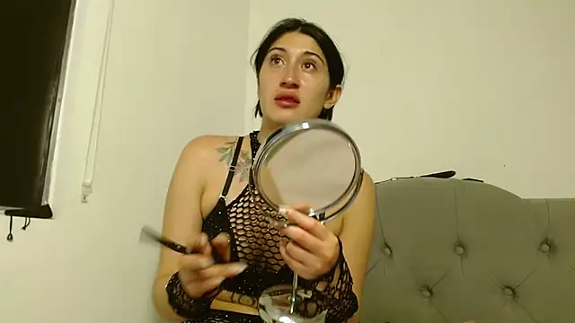 Red-moon1 online show from December 2024 11:09:01 AM