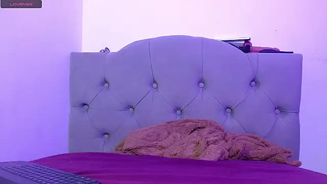 Red-moon1 online show from January 2025 01:53:01 PM