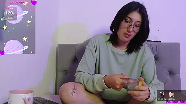 Red-moon1 online show from January 2025 02:24:02 PM