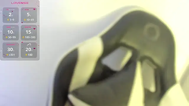 Snapshot of Megan_browns1 chatting on January 2025 12:56:01 PM Megan browns1 online show from January 2025 12:56:01 PM