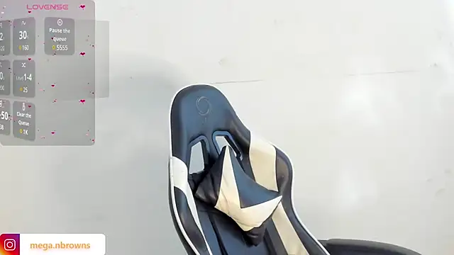 Snapshot of Megan_browns1 chatting on February 2025 12:56:01 PM Megan browns1 online show from February 2025 12:56:01 PM