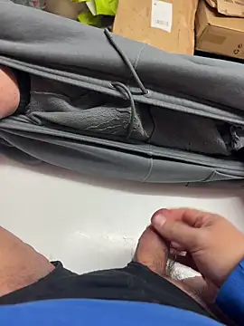 Snapshot of buri232 chatting on December 2025 03:10:01 PM buri232 online show from December 2025 03:10:01 PM