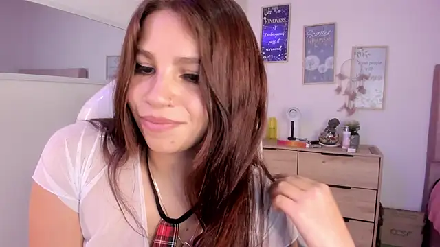 bluee hazell online show from March 2025 05:38:02 PM