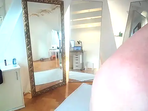 Snapshot of tobi_jerker chatting on September 2025 01:33:01 PM tobi jerker online show from September 2025 01:33:01 PM