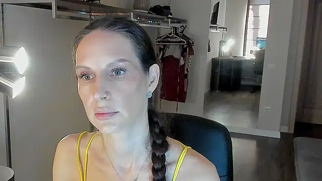 Mila Anders online show from April 2026 05:10:01 AM