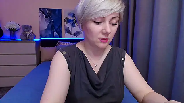 Snapshot of BlondPearl chatting on June 2026 09:03:02 PM BlondPearl online show from June 2026 09:03:02 PM