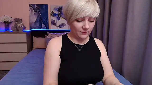 Snapshot of BlondPearl chatting on July 2026 07:49:02 PM BlondPearl online show from July 2026 07:49:02 PM