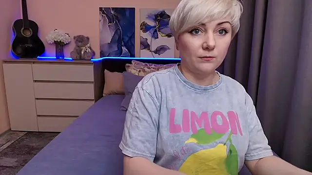 Snapshot of BlondPearl chatting on July 2026 09:53:01 PM BlondPearl online show from July 2026 09:53:01 PM