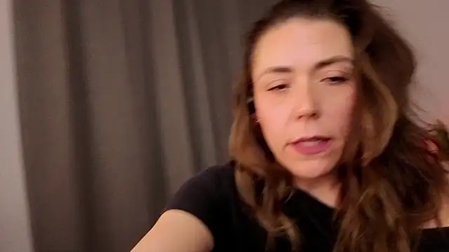 Snapshot of Ellie-L-Elizabeth chatting on May 2026 02:50:02 AM Ellie-L-Elizabeth online show from May 2026 02:50:02 AM