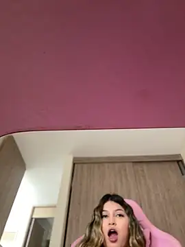 lunablossom  online show from December 2025 06:04:02 PM