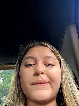 lunablossom  online show from January 2026 08:56:01 PM