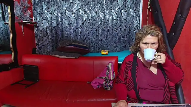 Snapshot of lesbiancuple chatting on January 2025 12:15:02 AM lesbiancuple online show from January 2025 12:15:02 AM