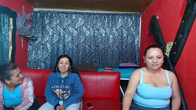 Snapshot of lesbiancuple chatting on February 2025 12:43:02 AM lesbiancuple online show from February 2025 12:43:02 AM