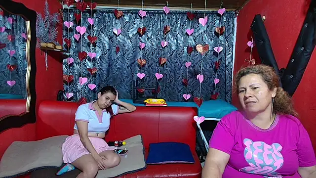 Snapshot of lesbiancuple chatting on February 2025 12:46:01 AM lesbiancuple online show from February 2025 12:46:01 AM