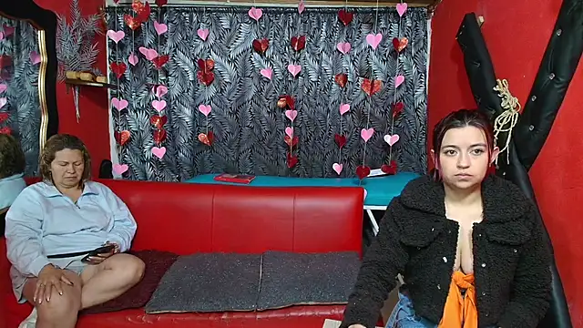Snapshot of lesbiancuple chatting on February 2025 10:54:01 AM lesbiancuple online show from February 2025 10:54:01 AM