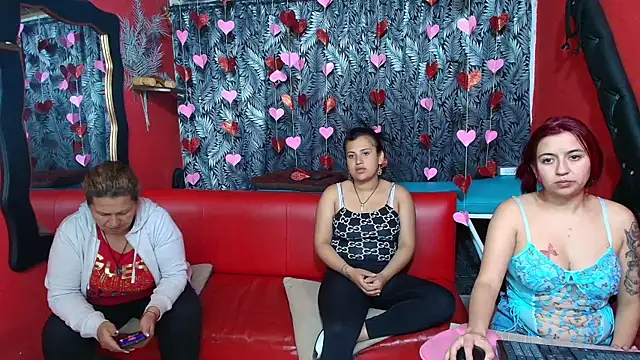 Snapshot of lesbiancuple chatting on February 2025 12:35:02 AM lesbiancuple online show from February 2025 12:35:02 AM