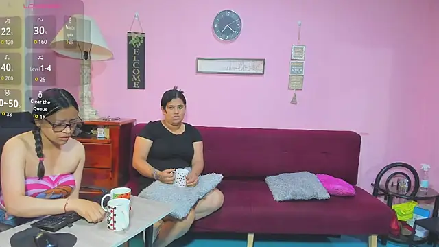 Snapshot of lesbiancuple chatting on September 2025 12:18:01 PM lesbiancuple online show from September 2025 12:18:01 PM