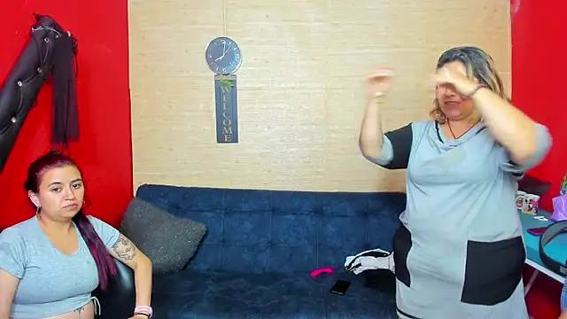 Snapshot of lesbiancuple chatting on September 2025 01:00:01 AM lesbiancuple online show from September 2025 01:00:01 AM