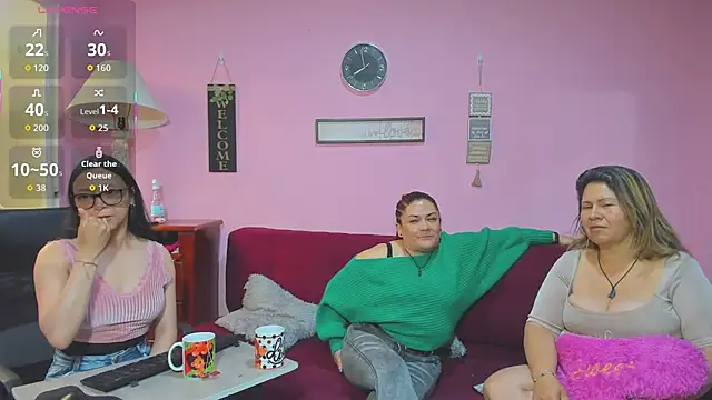 Snapshot of lesbiancuple chatting on October 2025 12:58:01 PM lesbiancuple online show from October 2025 12:58:01 PM